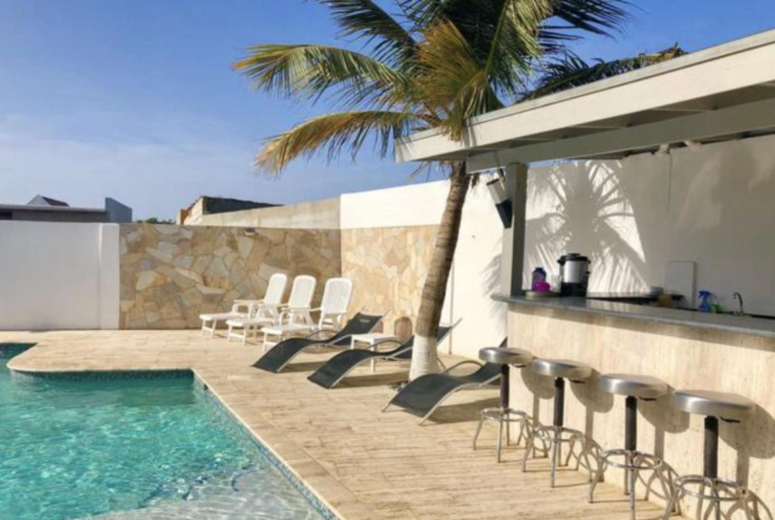 Genesis Apartments Palm Beach Eksteriør billede