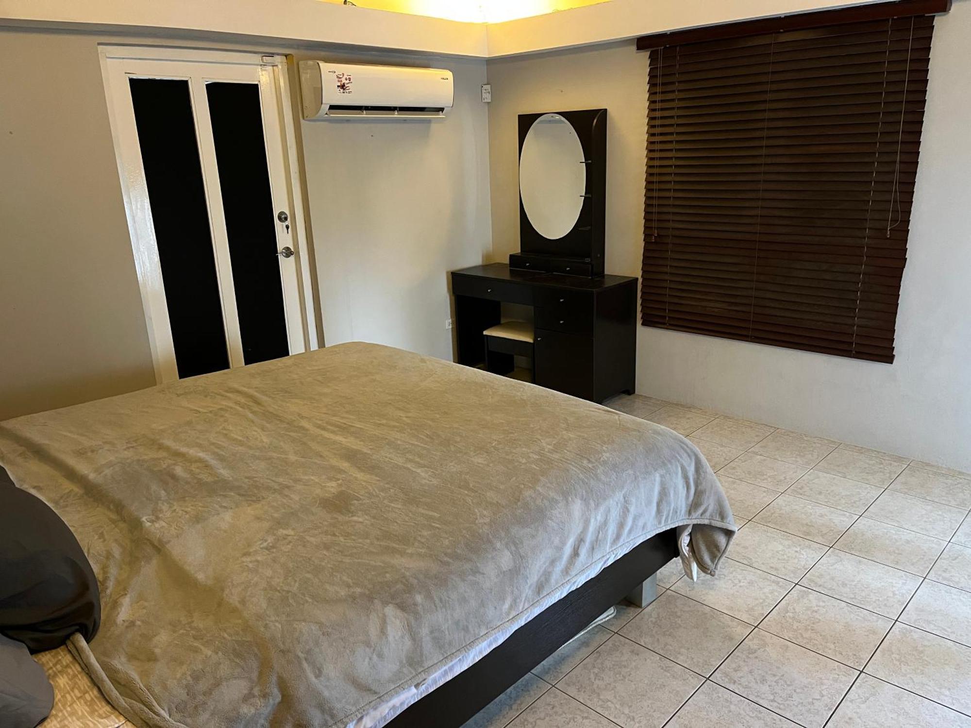 Genesis Apartments Palm Beach Eksteriør billede