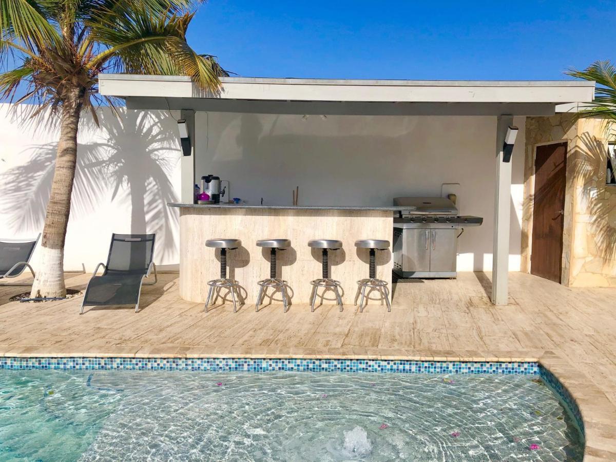 Genesis Apartments Palm Beach Eksteriør billede
